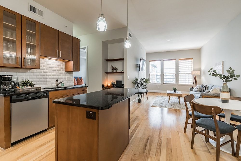 The Luxury Suites of Houston Comfort Suite, 1 Bedroom 9