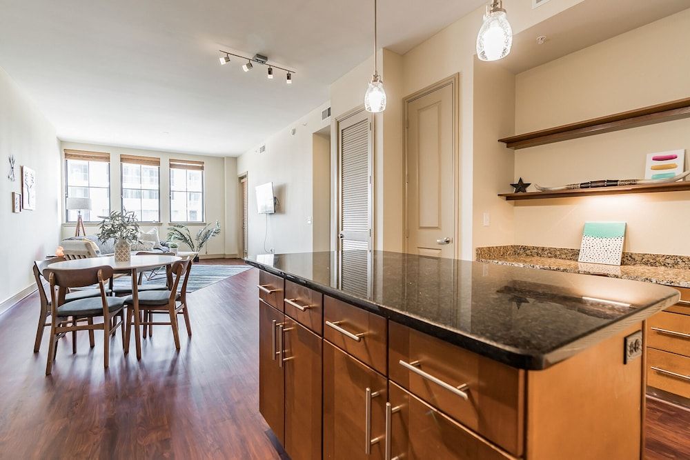 undefined The Luxury Suites of Houston 6