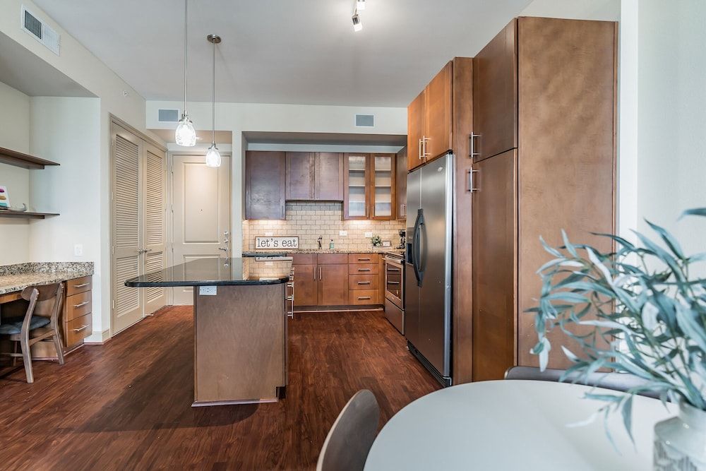 undefined The Luxury Suites of Houston 10