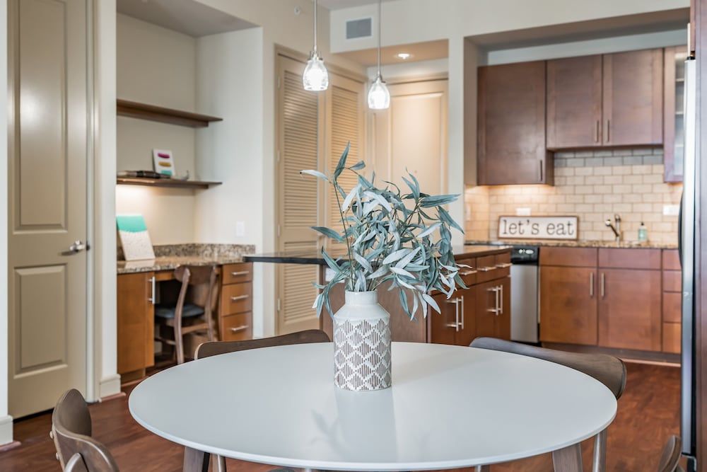 undefined The Luxury Suites of Houston 5