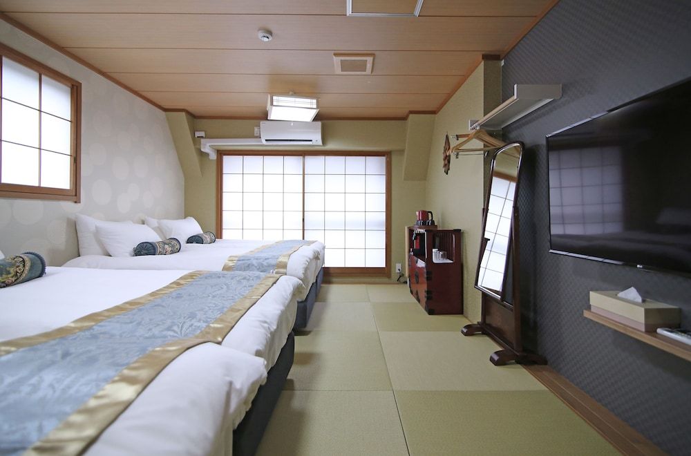 Shinjuku Global Hotel Room, Multiple Beds (GS301) 2