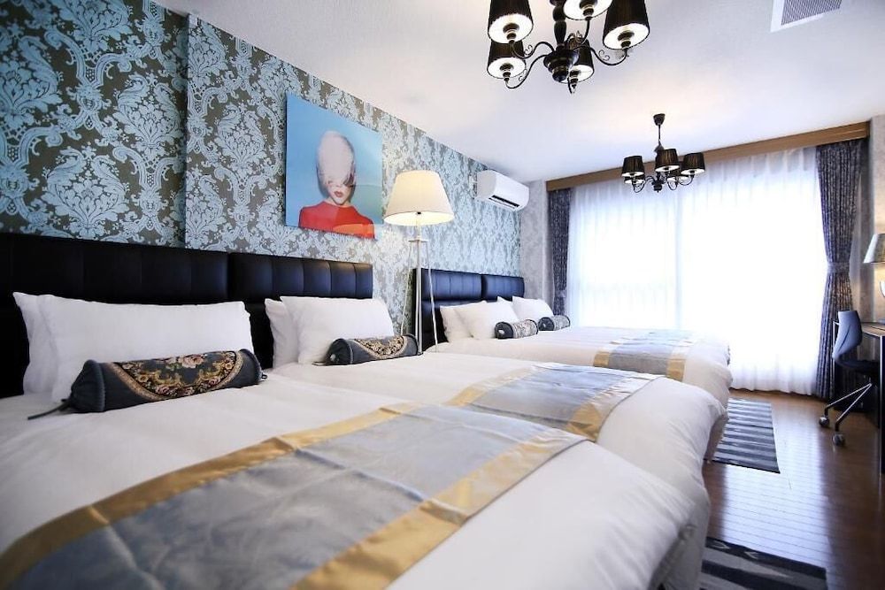 Room, Multiple Beds (GS201)