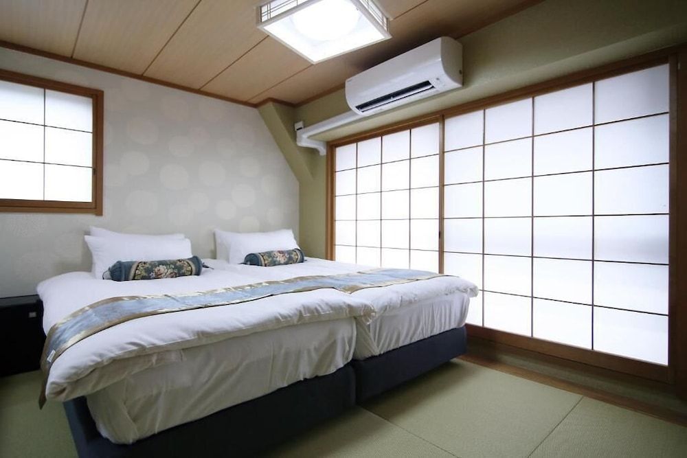 Shinjuku Global Hotel Room, Multiple Beds (GS301) 3