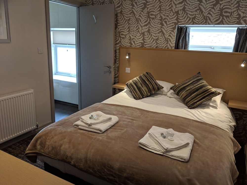 The Queens Head Superior Double Room, Ensuite (Superior Double Room) 3