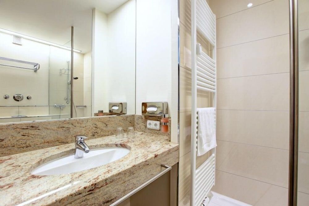 Hotel Im Park Standard Double Room, Accessible, Ensuite 6