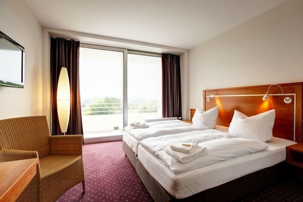 Hotel Im Park Standard Double Room, Accessible, Ensuite 3