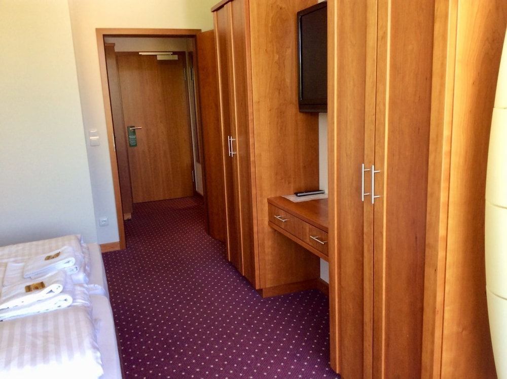 Hotel Im Park Basic Double Room, Ensuite 5