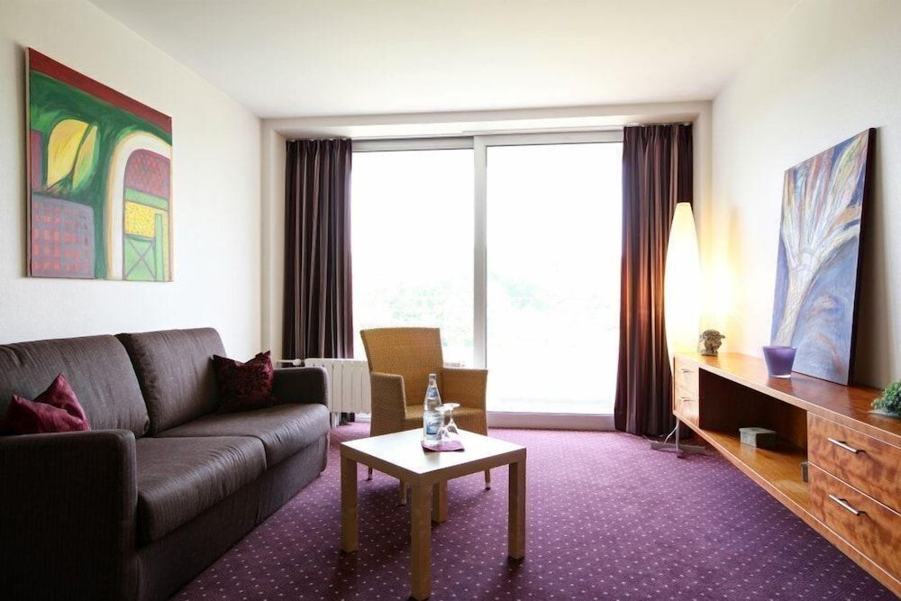 Hotel Im Park Standard Suite, Accessible, Private Bathroom 6