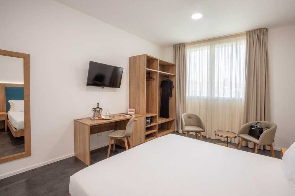 V Hotel Standard Room 2