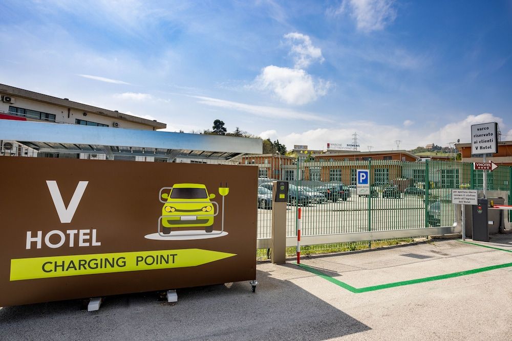 Electric vehicle charging station