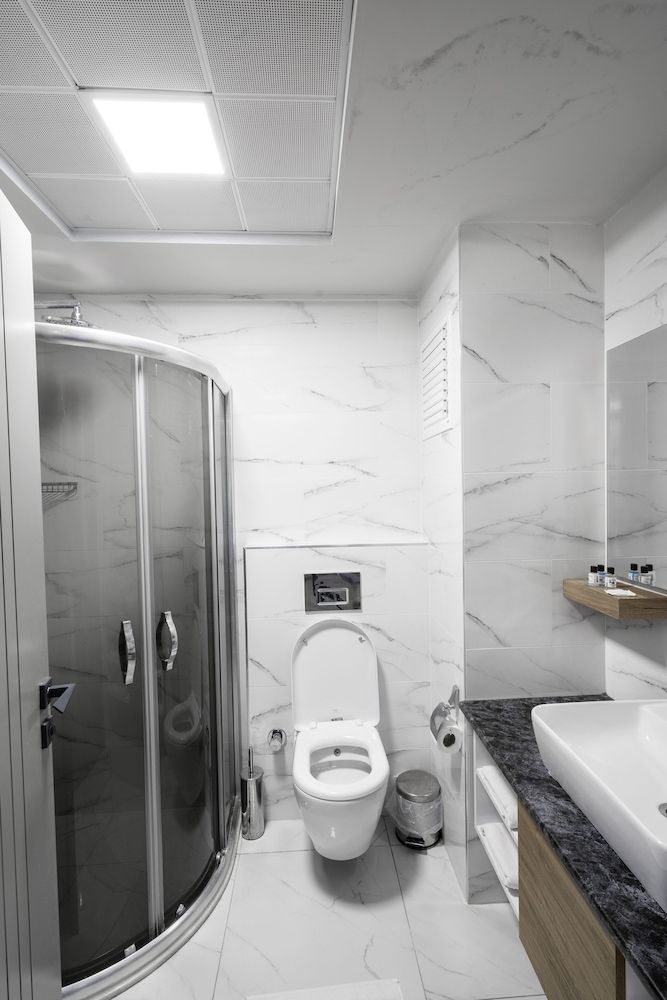 Golden World Suite Hotel Comfort Suite, 1 Bedroom 3