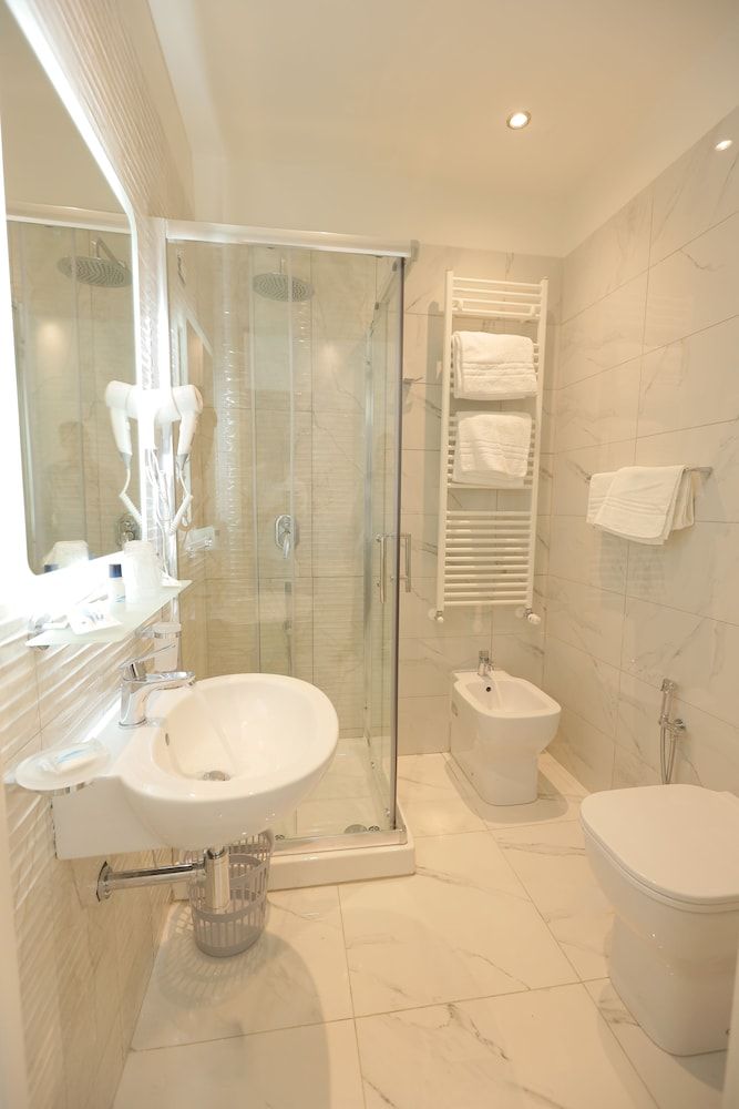 Garibaldi Suite Standard Double or Twin Room 15