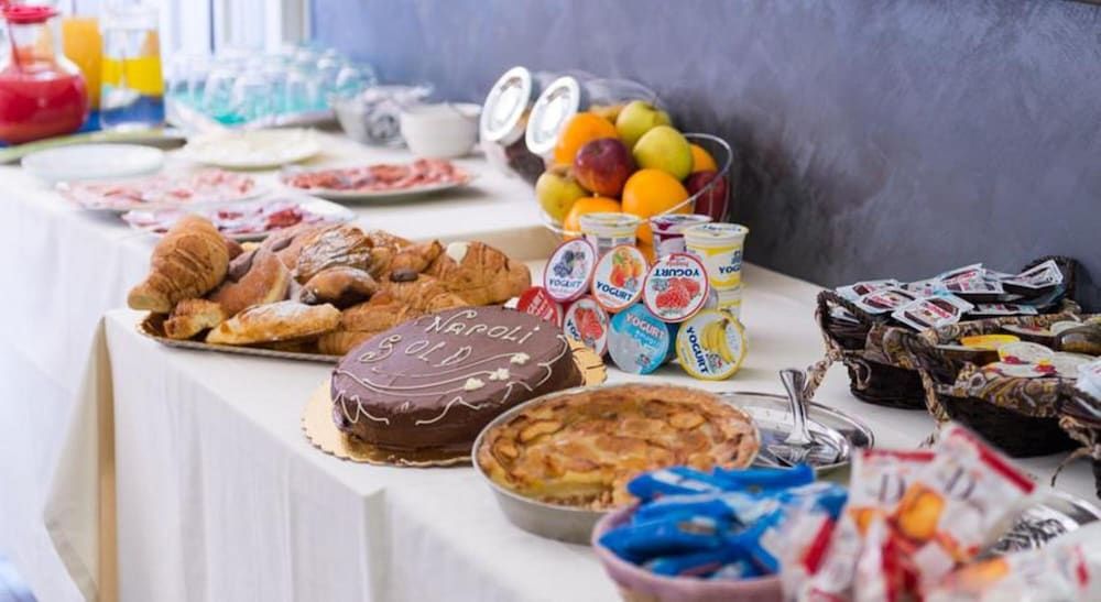 undefined Garibaldi Suite 7