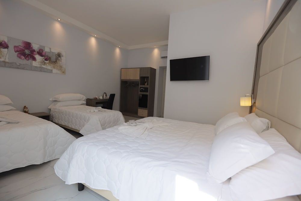 Garibaldi Suite Standard Double or Twin Room 9