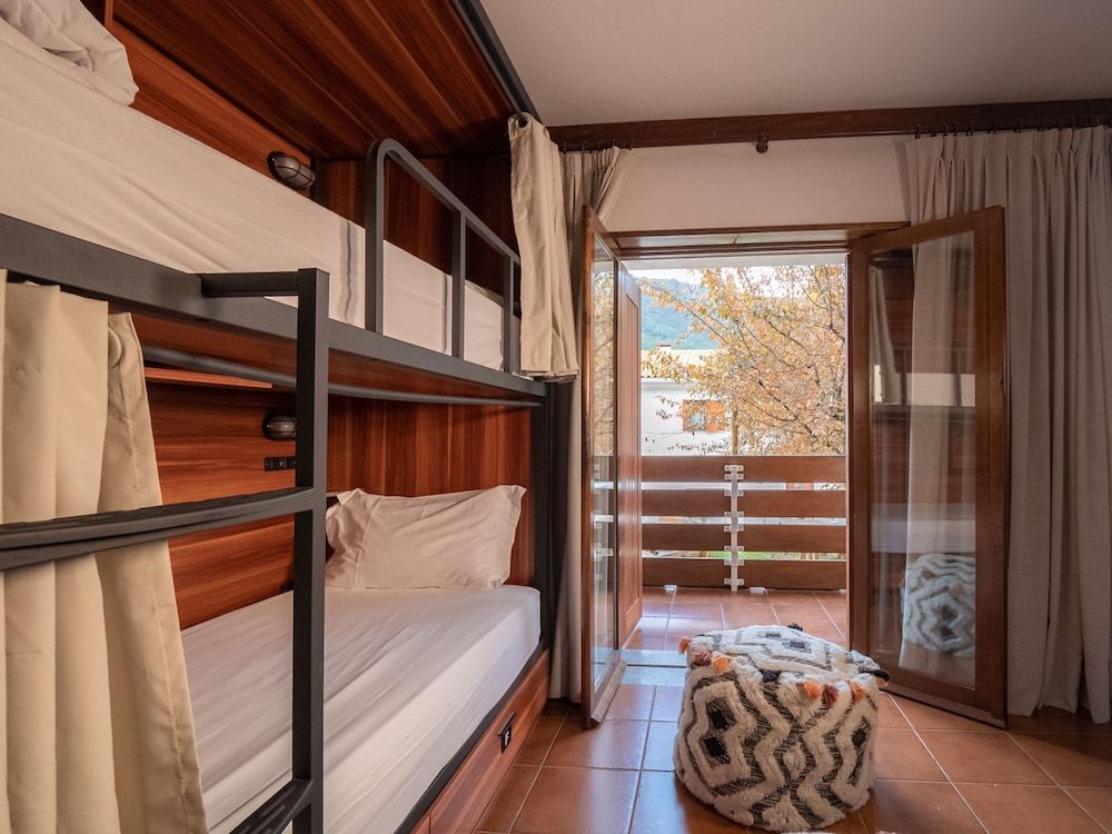 Bed in 6-Bed Mixed Dormitory Room
