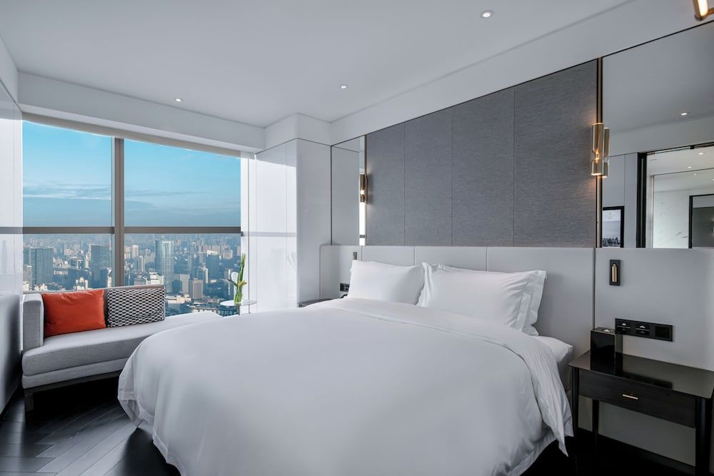 Family Suite (2 King Beds)