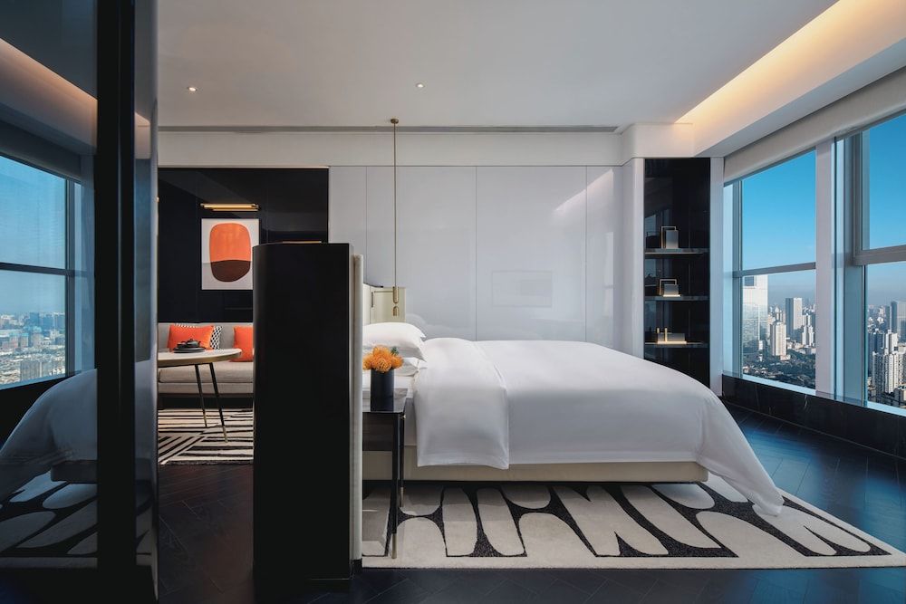 Deluxe Room, 1 King Bed