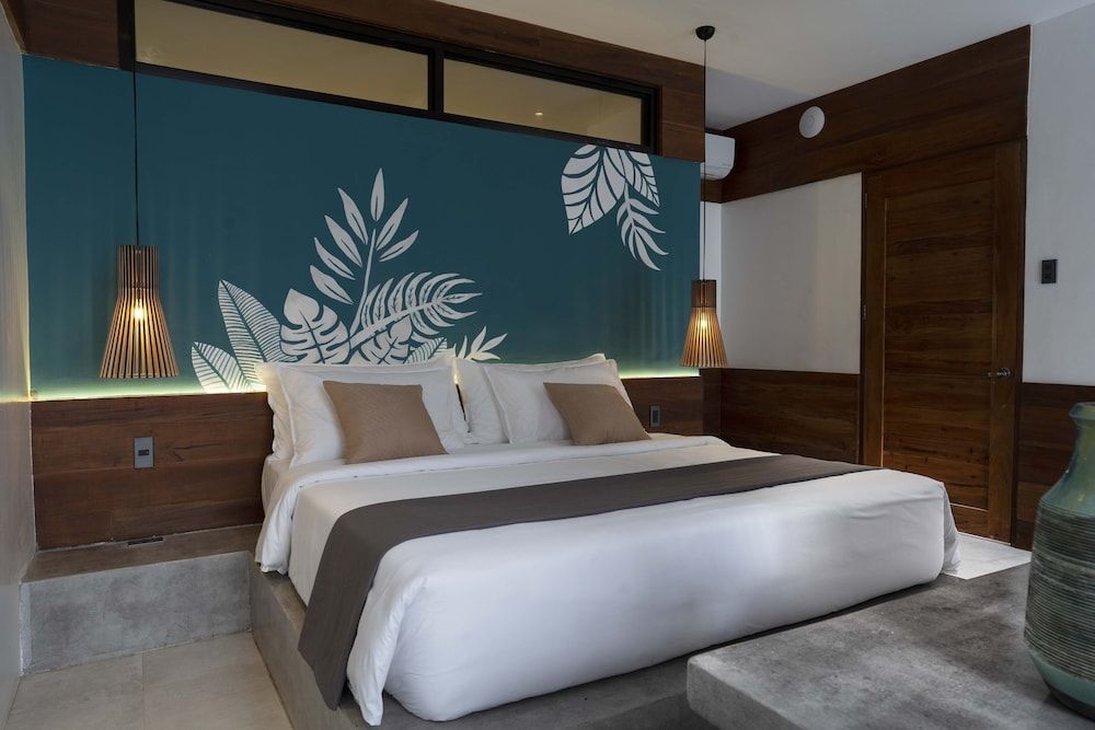 Bird of Paradise Bohol Resort Superior Double Room, 1 King Bed with Sofa bed 5