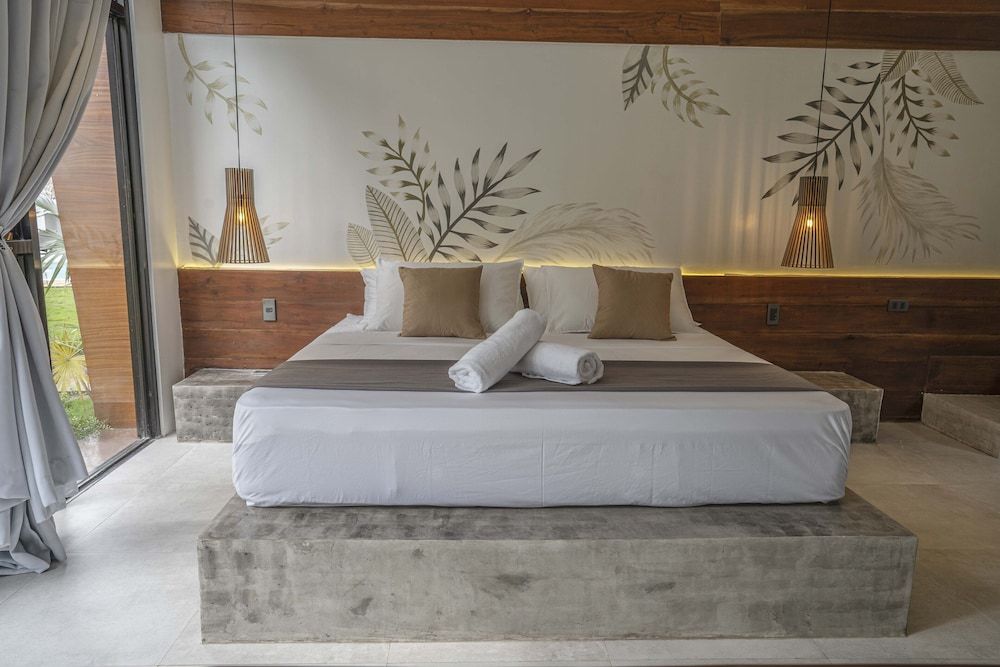 Bird of Paradise Bohol Resort Superior Double Room, 1 King Bed with Sofa bed 7