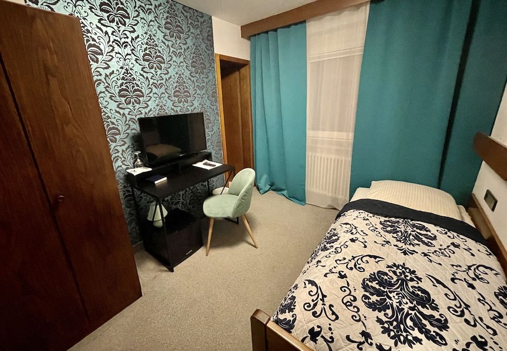 Economy Single Room