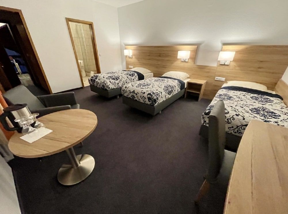 Basic Triple Room