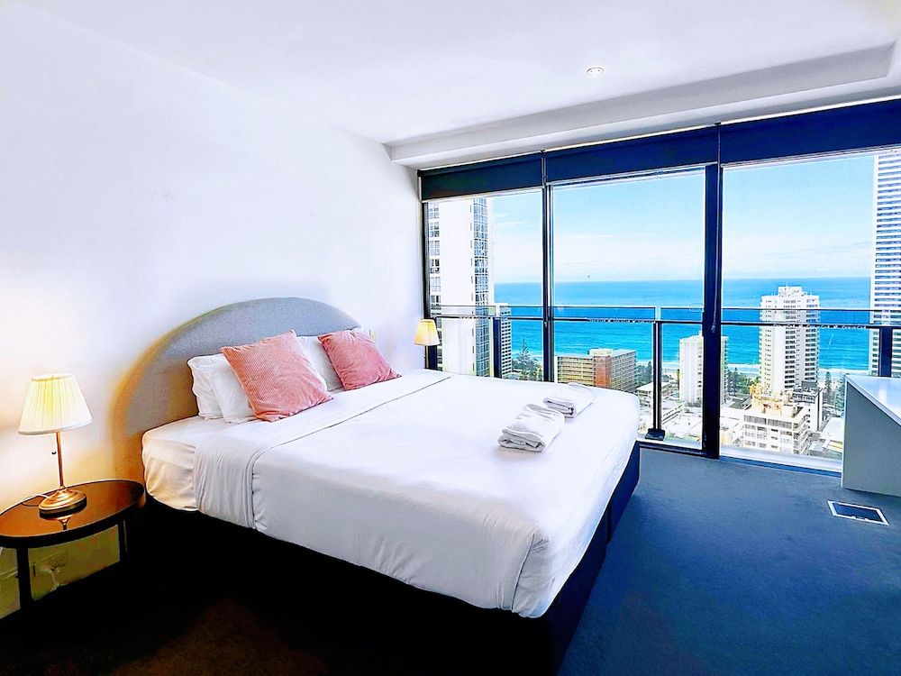 Luxury Apartment, 1.5 Bedroom, Kitchen, Ocean View