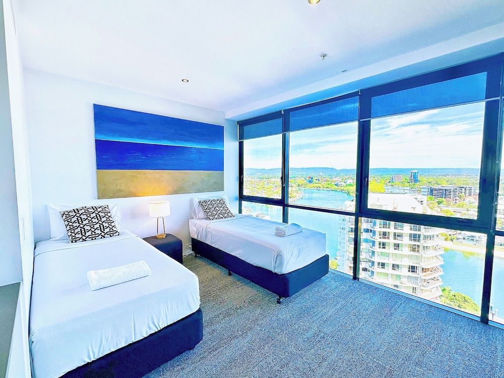 Circle On Cavill Surfers Paradise Apartments-Holiday Paradise Panoramic Apartment, 2.5 Bedrooms, Kitchen, Ocean View 3