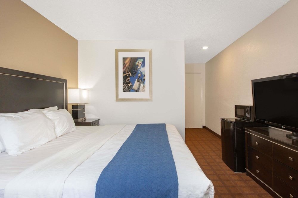 Room, 1 King Bed, Non Smoking