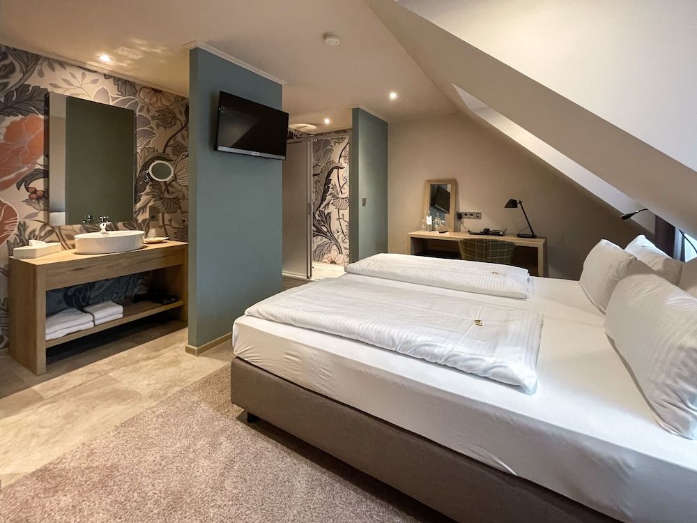 Standard Double Room, 1 Double Bed, River View