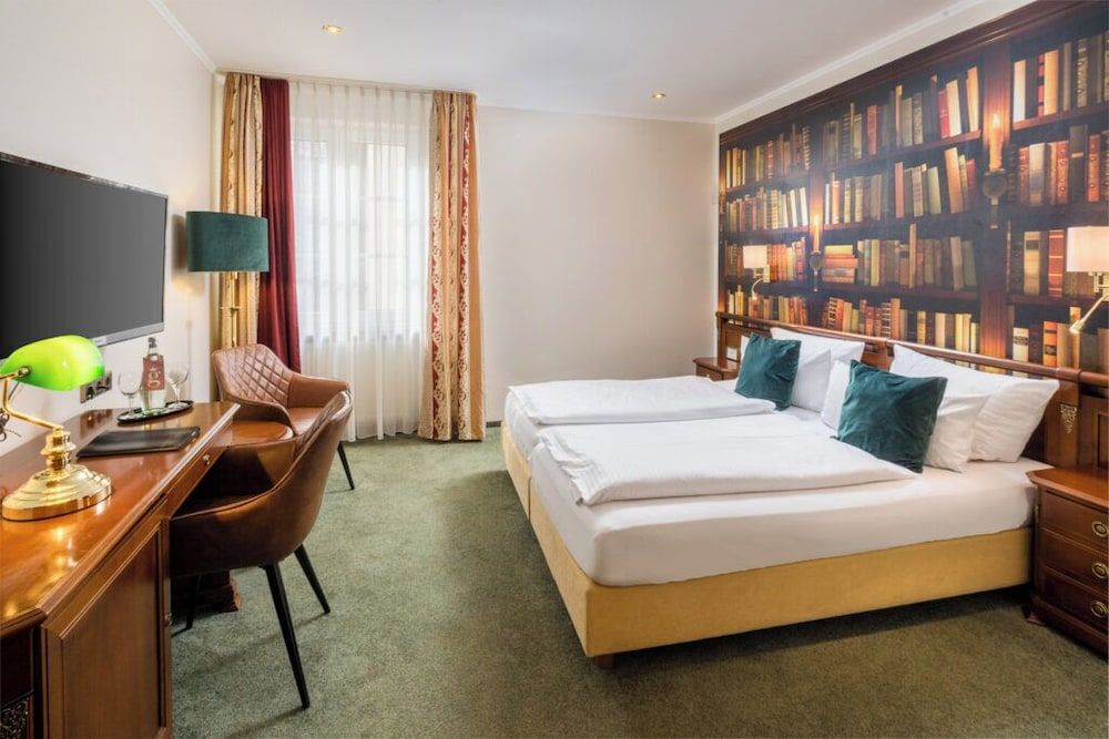 Classic Double Room, 1 King Bed, City View