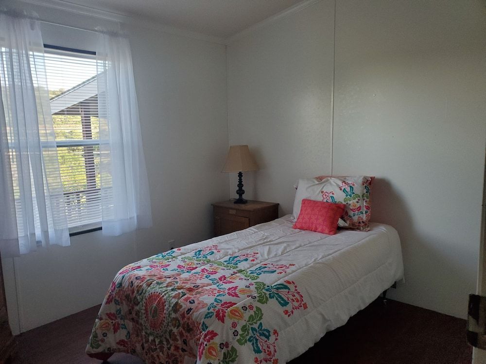 Thunderbird Resort & Event Center Luxury Mobile Home, 4 Bedrooms, Hill View 3