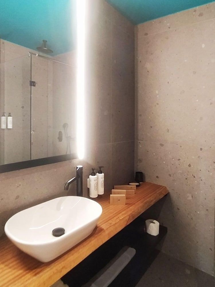 Artion Boutique by Enorme Premium Suite 2