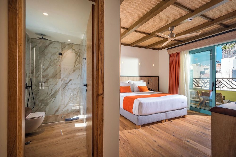 Artion Boutique by Enorme Lux Suite with Outdoor Jacuzzi