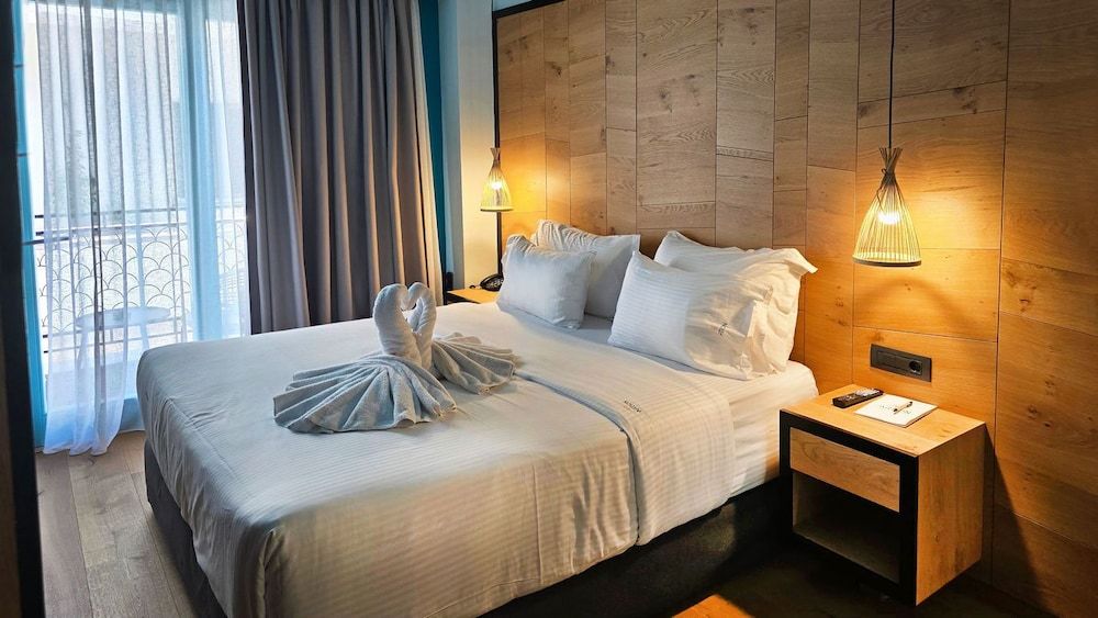 Artion Boutique by Enorme Junior Suite 6