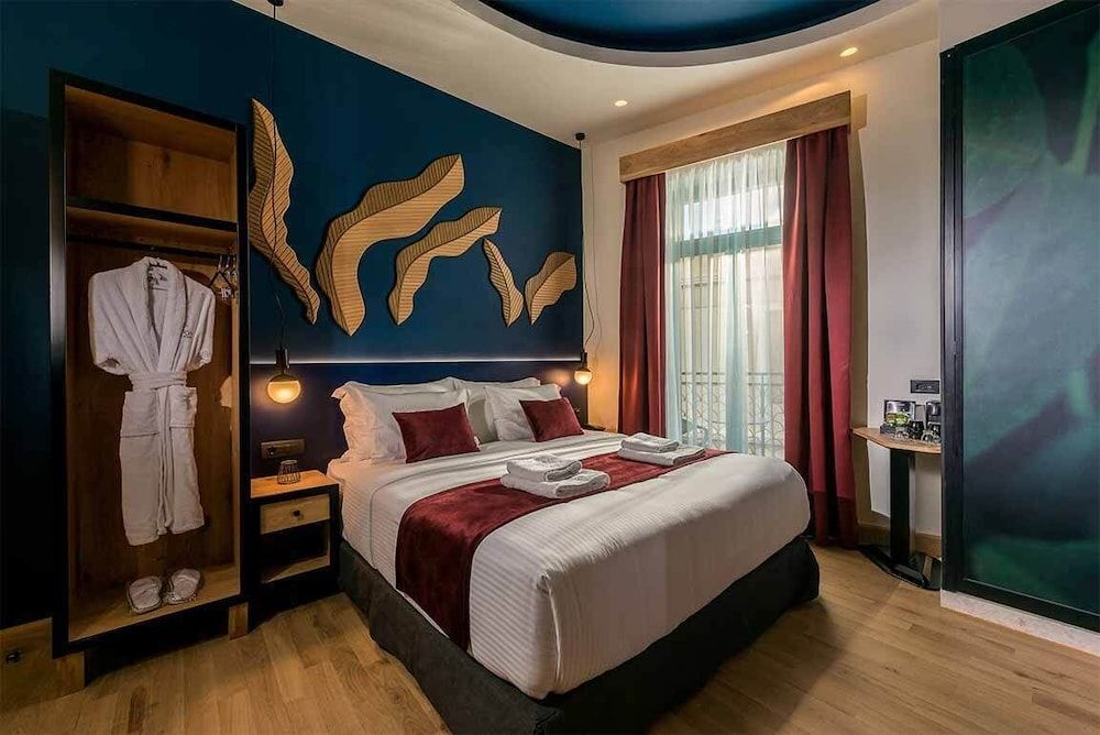 Artion Boutique by Enorme