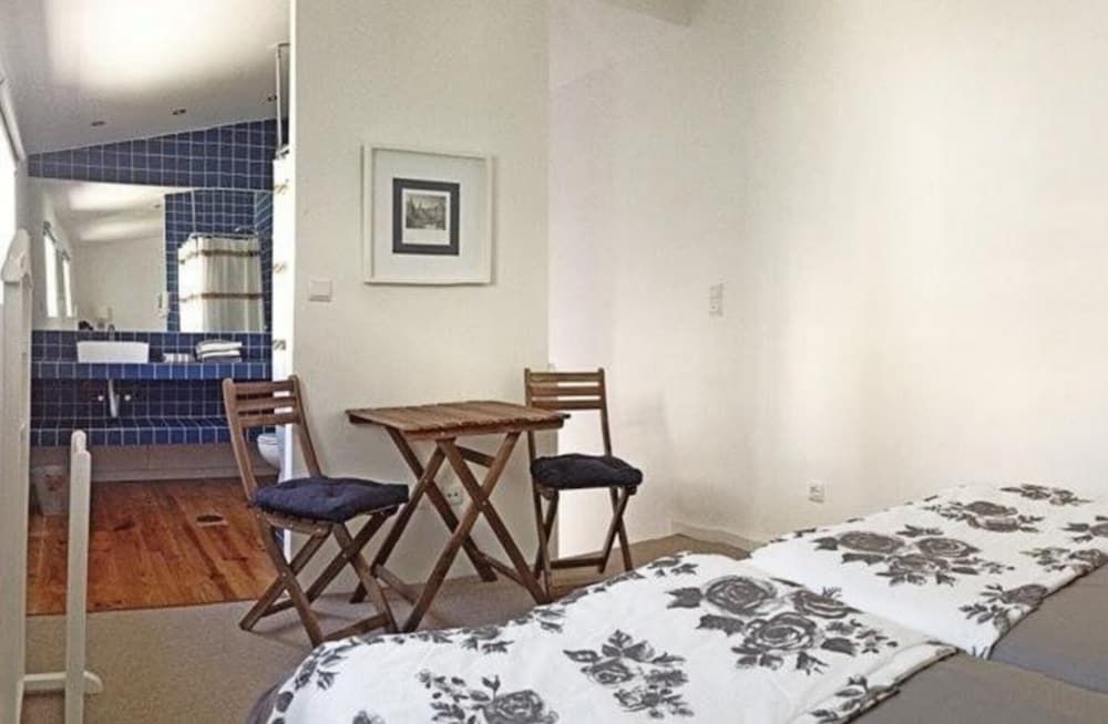 Rosalma Hostel Double room with private bathroom 2