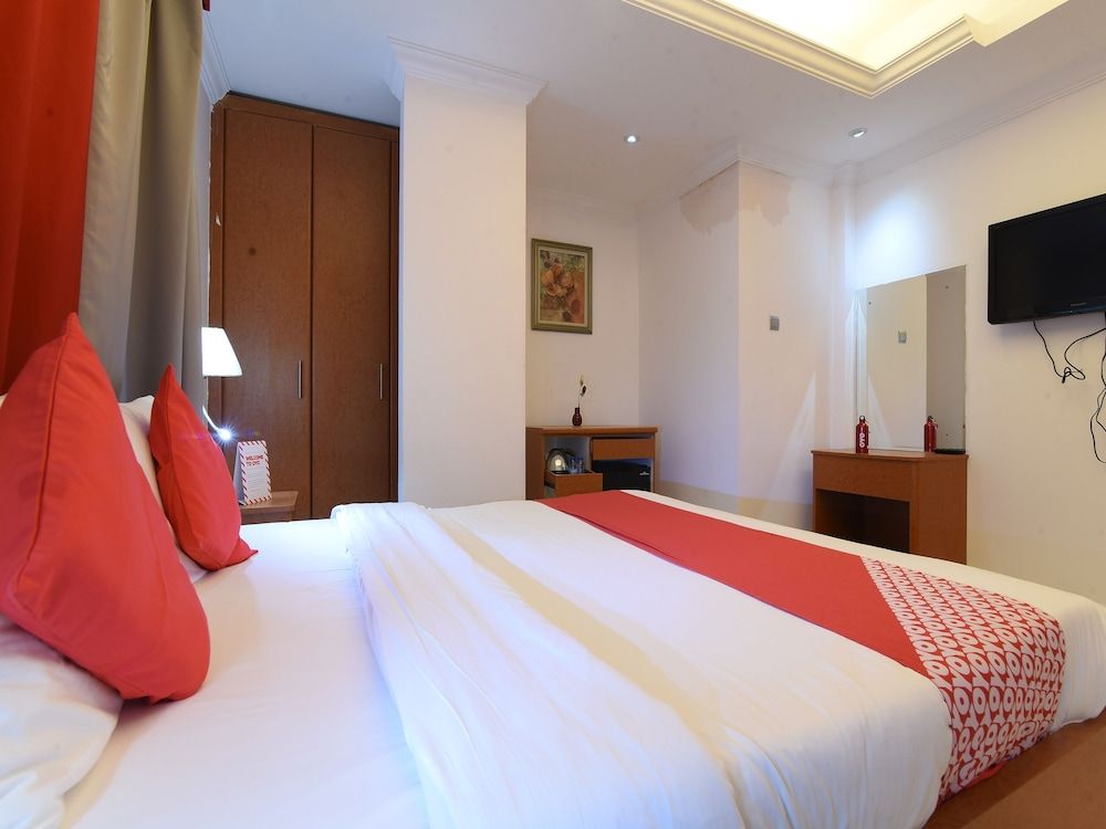 Mirage Hotel Deluxe suite 2