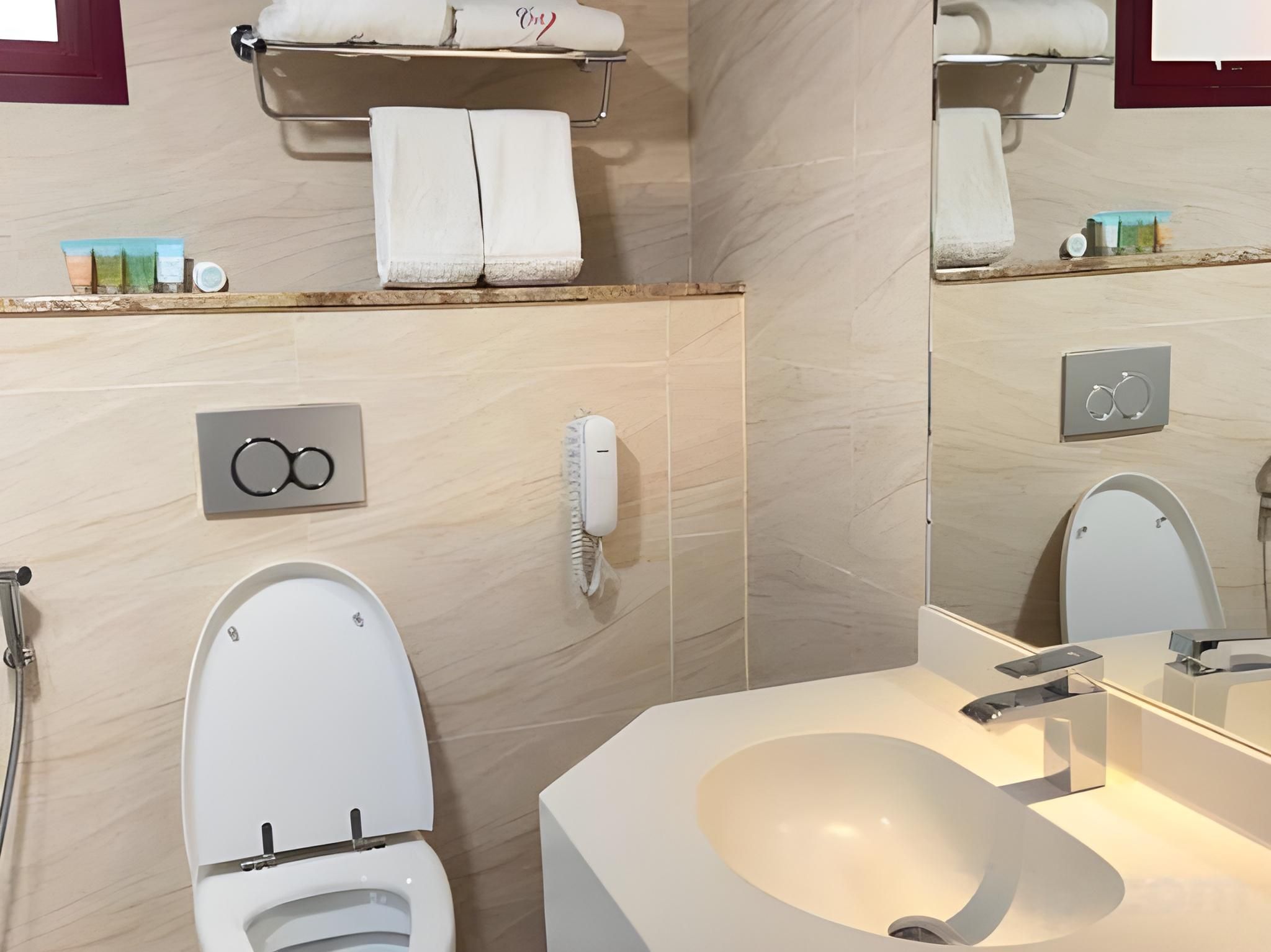 Mirage Hotel Deluxe Room 8