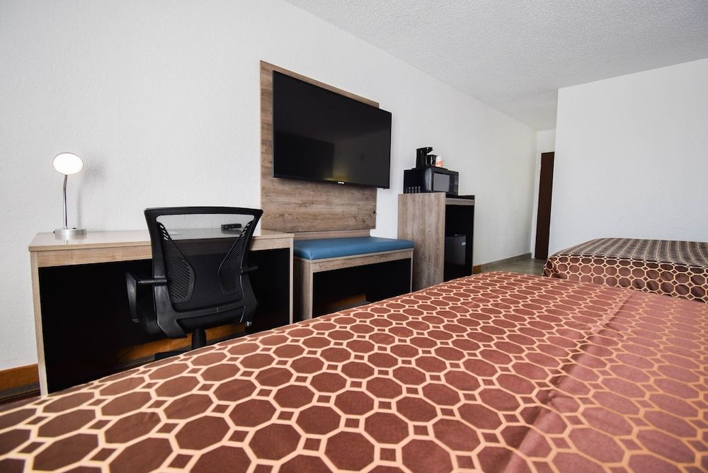 Quality Inn & Suites Sulphur Springs Basic Room, 2 Queen Beds, Non Smoking (Efficiency) 2