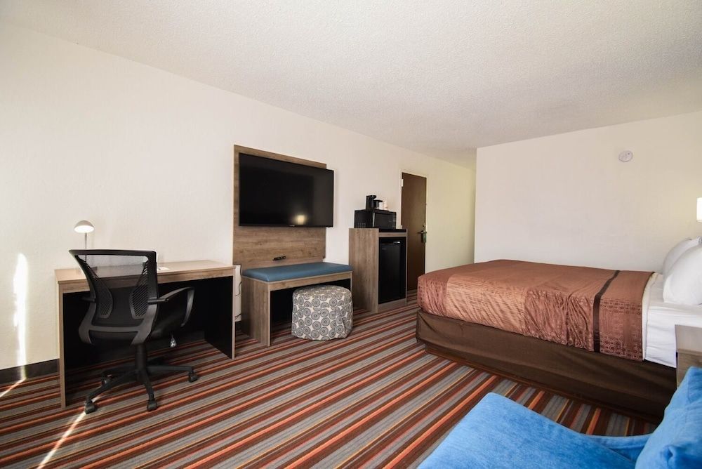 Basic Suite, 1 King Bed, Non Smoking
