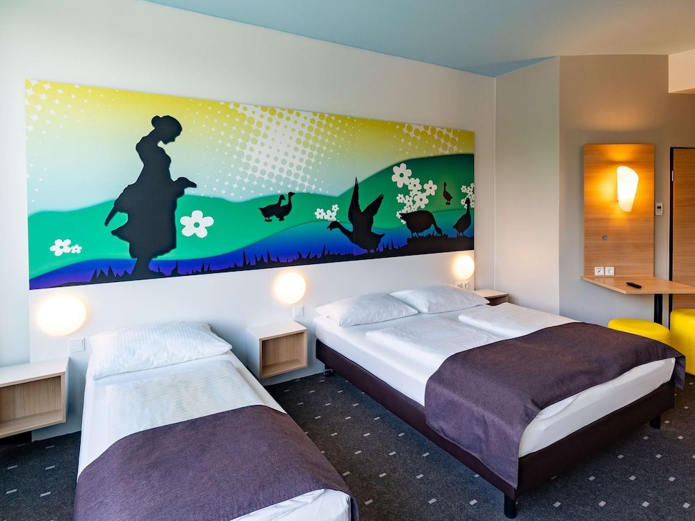 B&B Hotel Göttingen-City Quadruple Room 3