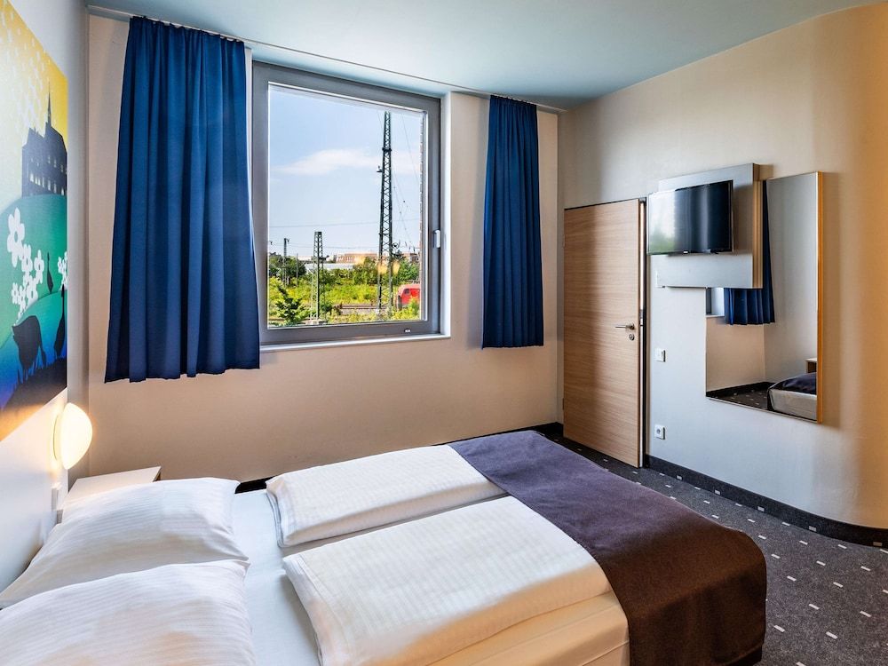 B&B Hotel Göttingen-City Quadruple Room 5