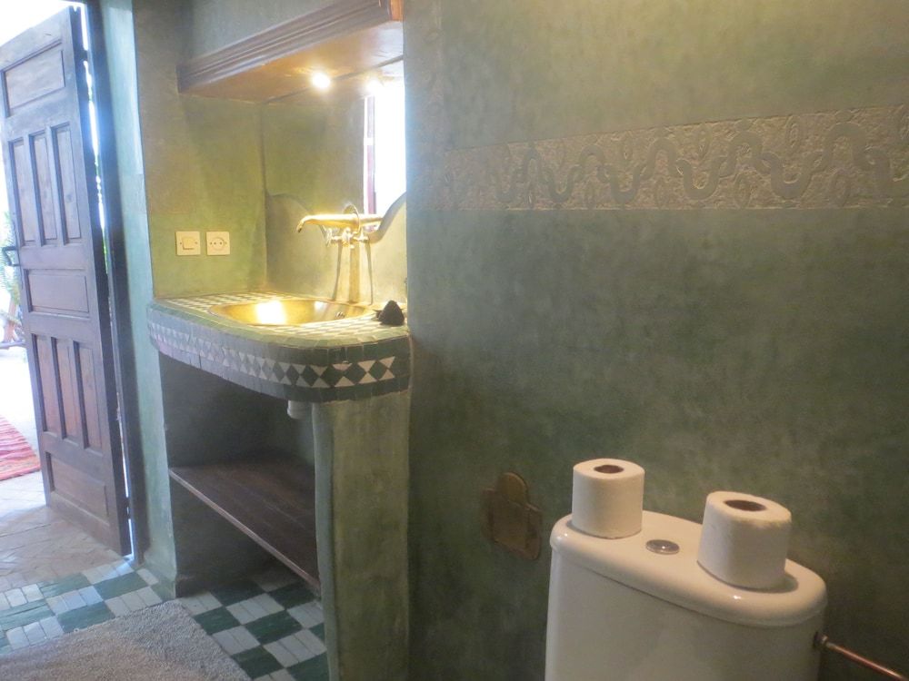 Riad Maizie Comfort Triple Room, Courtyard View 21