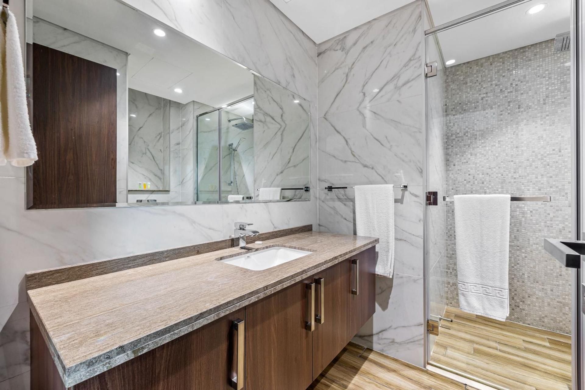 Premium One Bedroom Apartment with Kitchen & Balcony