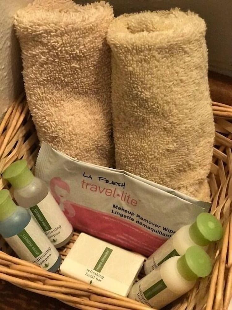 Bunkhouse Motel Room, 2 Queen Beds 11