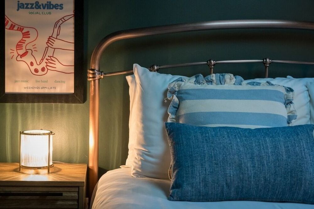 Wellesley Guest Accommodation Basic Double Room, Ensuite 2