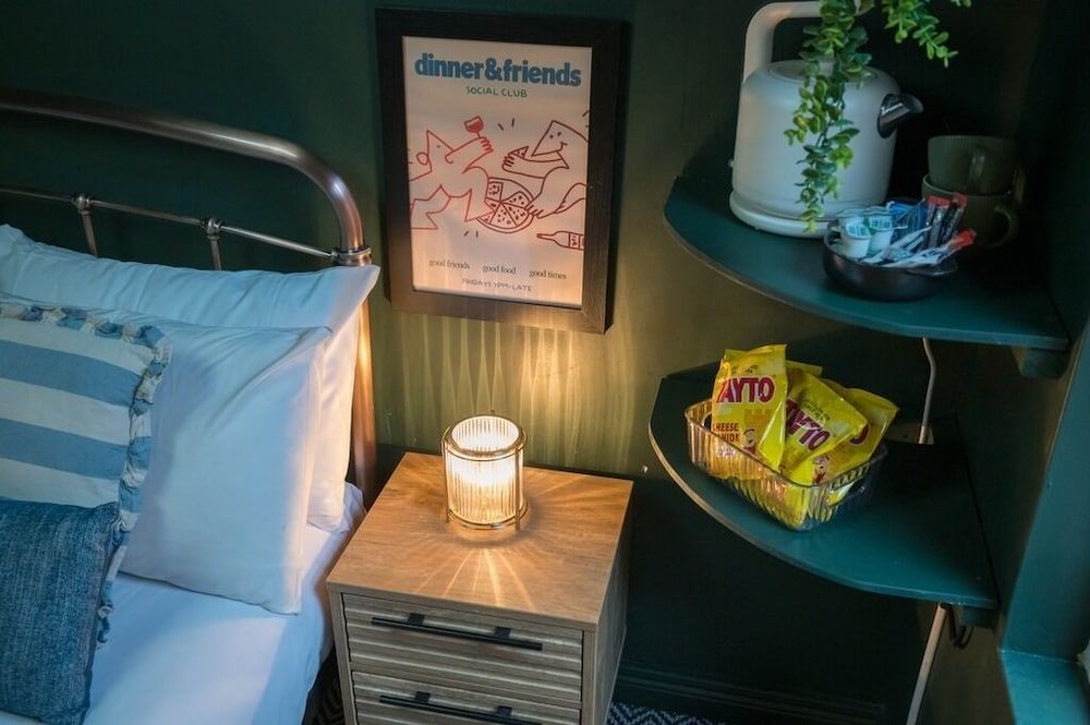 Wellesley Guest Accommodation Basic Double Room, Ensuite 7