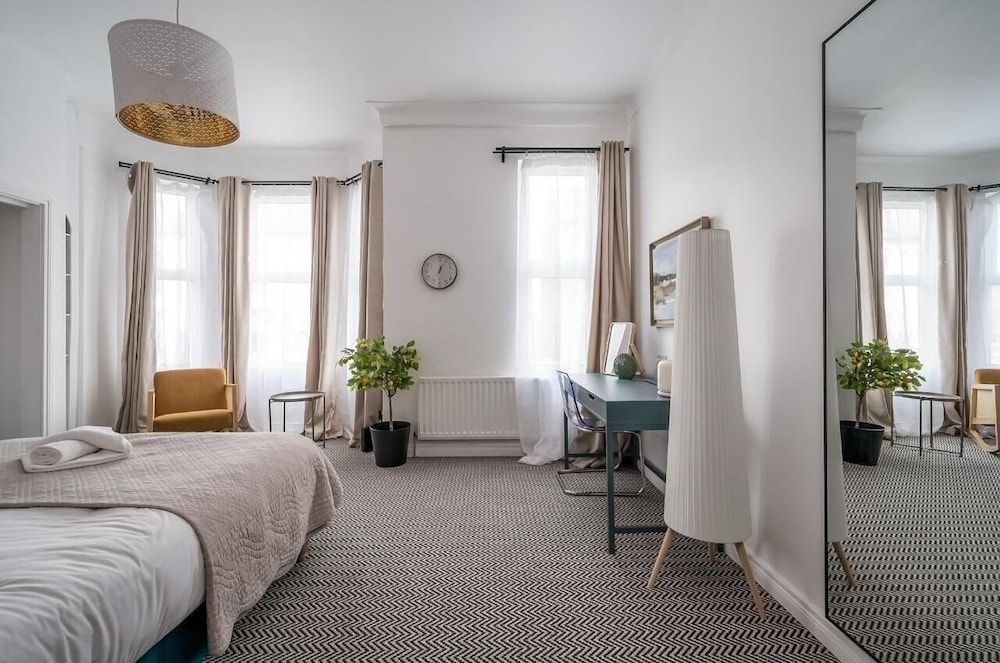 Wellesley Guest Accommodation Superior Double Room, Ensuite 20