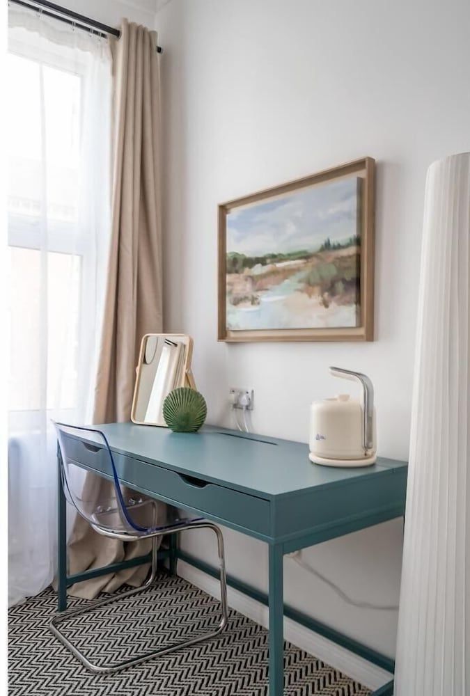 Wellesley Guest Accommodation Superior Double Room, Ensuite 24