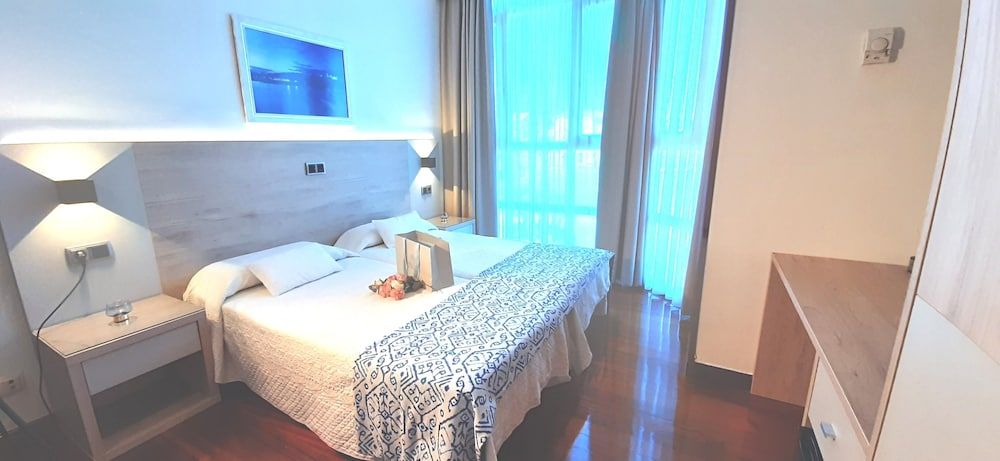 Hotel Nueva Plaza Superior Room 2